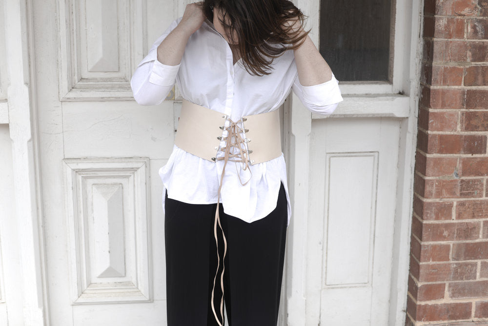 Caity says about how to perfectly style a corset. Katya Komarova